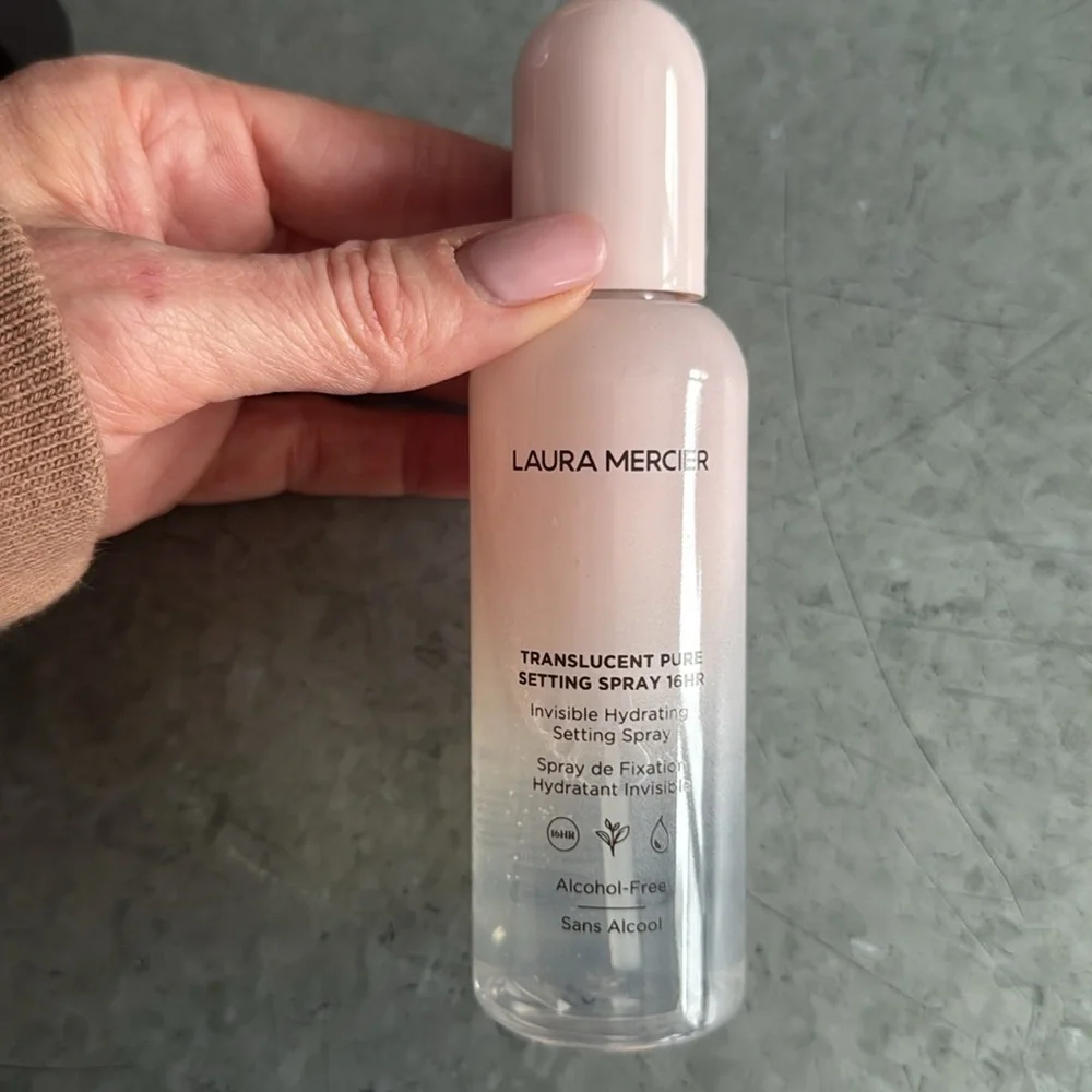 Translucent pure setting spray 16 hours
